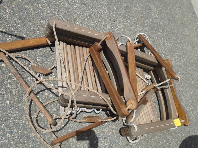 lot 11 image: Swings