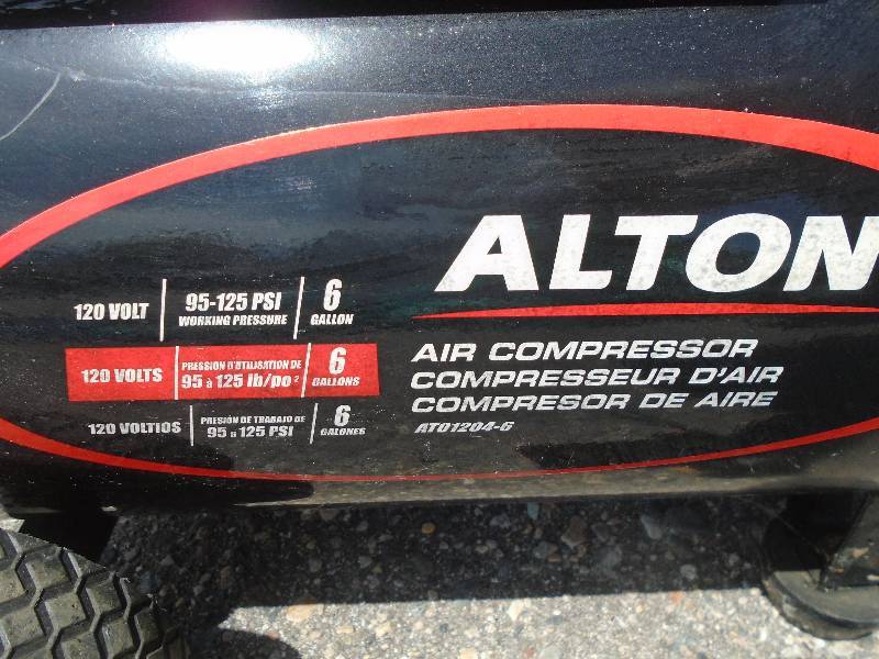 lot 7 image: Air Compressor