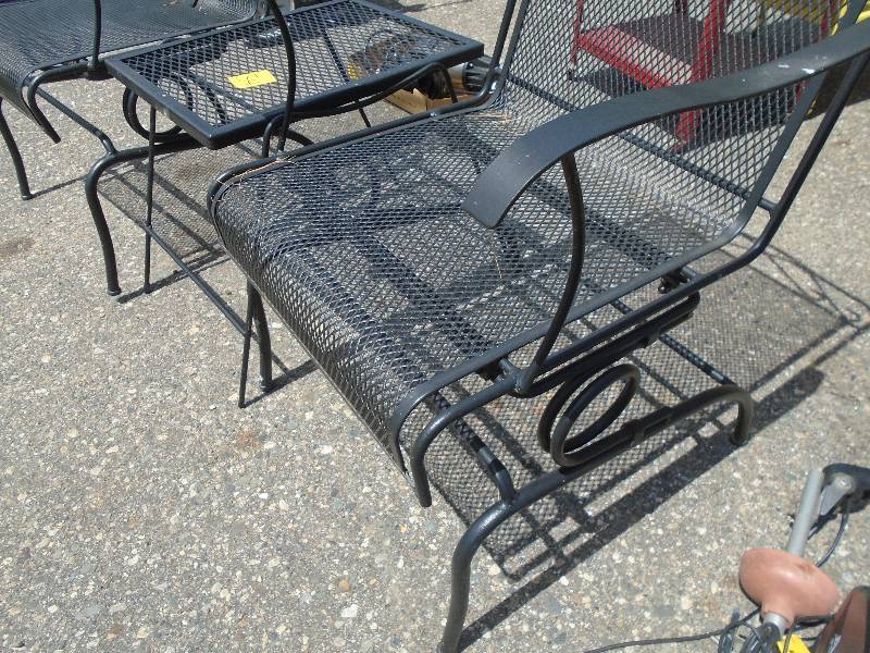 lot 54 image: Patio Set