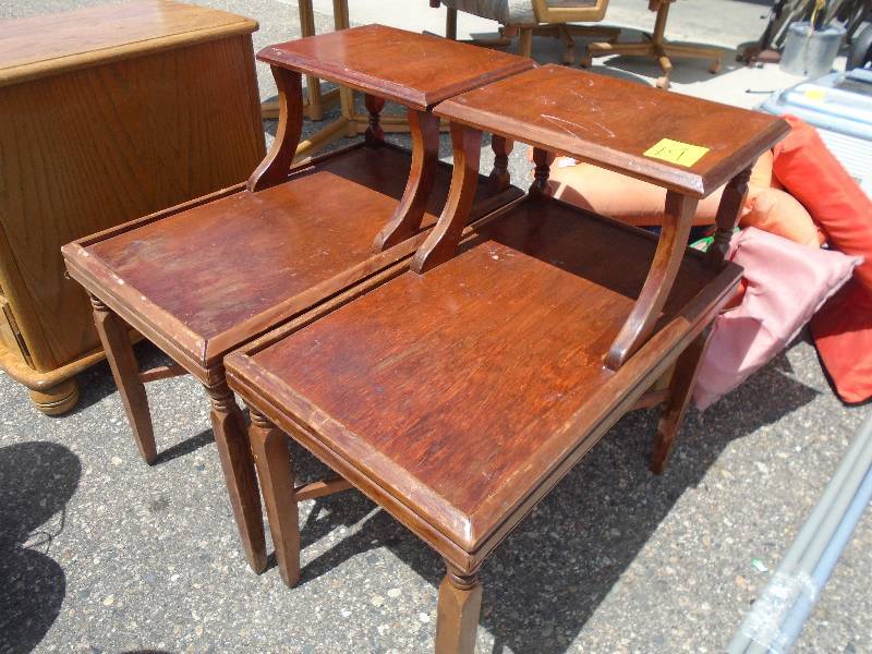 lot 19 image: End Tables