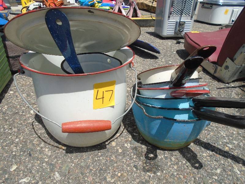 lot 47 image: Enamelware Pots and Pans