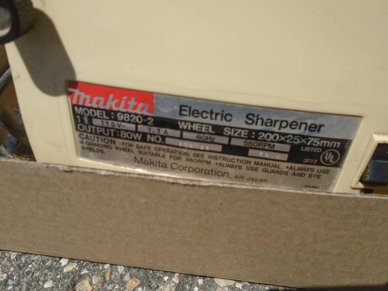 lot 40 image: Makita Electric Sharpener