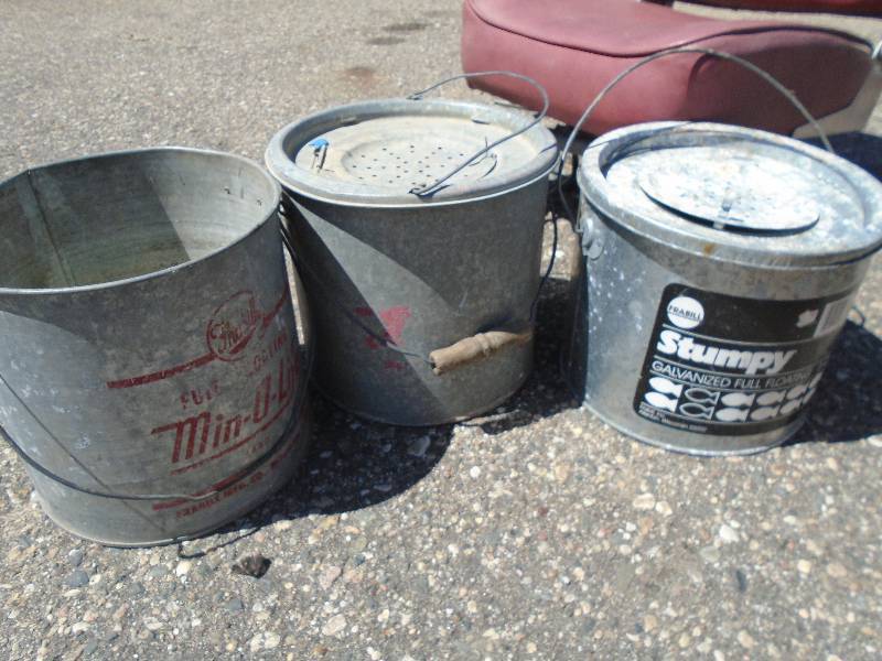 lot 45 image: Fishing Items