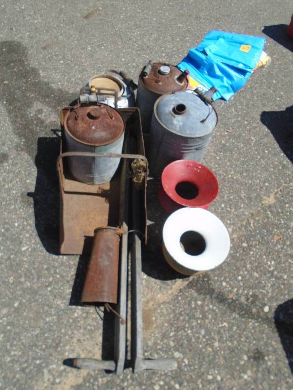 lot 65 image: Vintage Metal Items