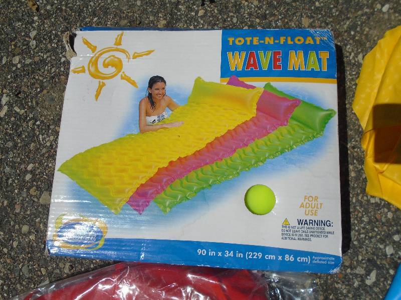 lot 64 image: Water Inflatables
