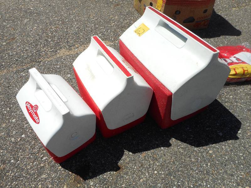 lot 62 image: Coolers