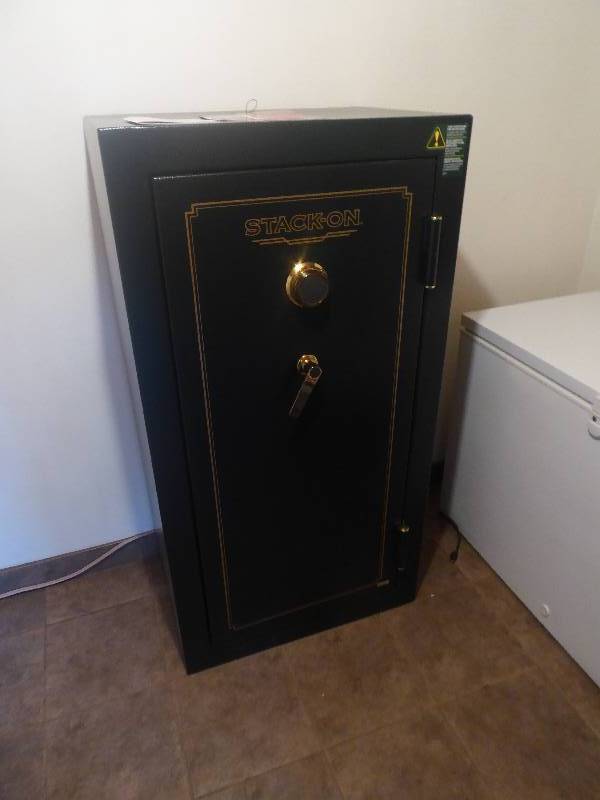 lot 2 image: StackOn FS24MGC Fire Resistant Gun Safe
