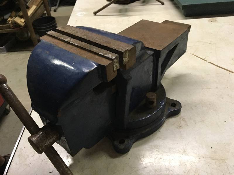 lot 40 image: Heavy Duty Bench Vise