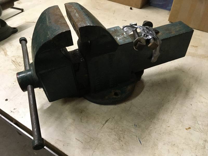 lot 44 image: American Scale Co. Red Seal No. 66 Vise Professional Vise