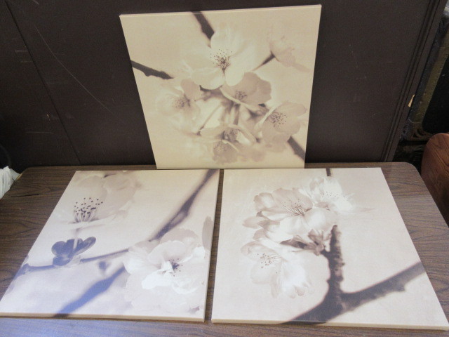 lot 832 image: 3 PRINTS ON CANVAS