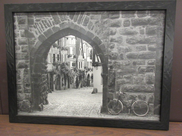 lot 834 image: FRAMED PRINT BY PHOTOGRAPHER MONTE NAGLER