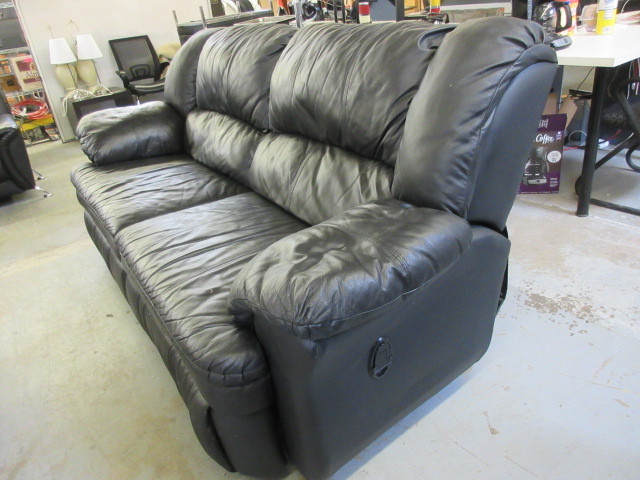 lot 801 image: BLACK LEATHER RECLINING SOFA