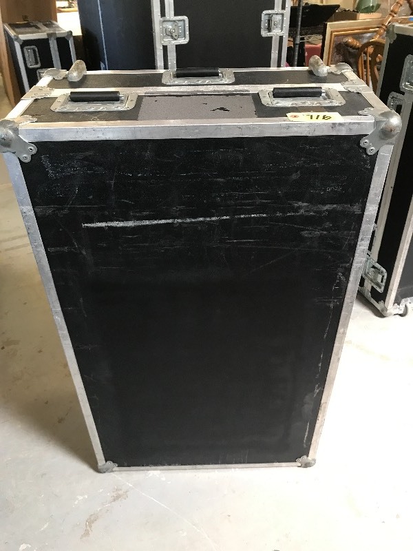 SANYO 12K PROJECTOR W REMOTE & PROFESSIONAL ROAD CASE