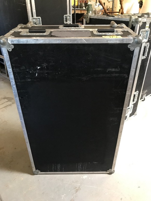 SANYO 12K PROJECTOR W PROFESSIONAL ROAD CASE