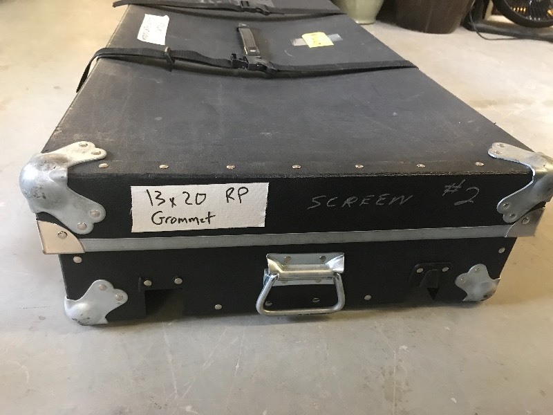 13 x 20 PROFESSIONAL PROJECTION SCREEN