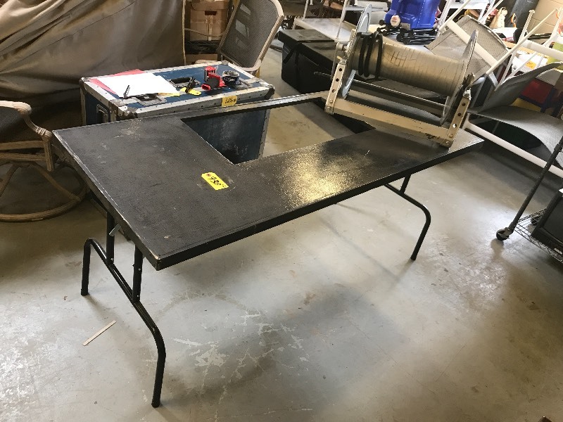 FOLDING TABLE AND CABLE  CORD REEL W BNC HOOK UP