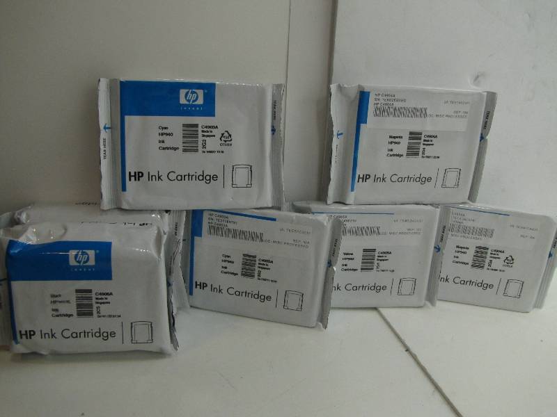 lot 8 image: LOT OF 6 A SORTED HP INKS
