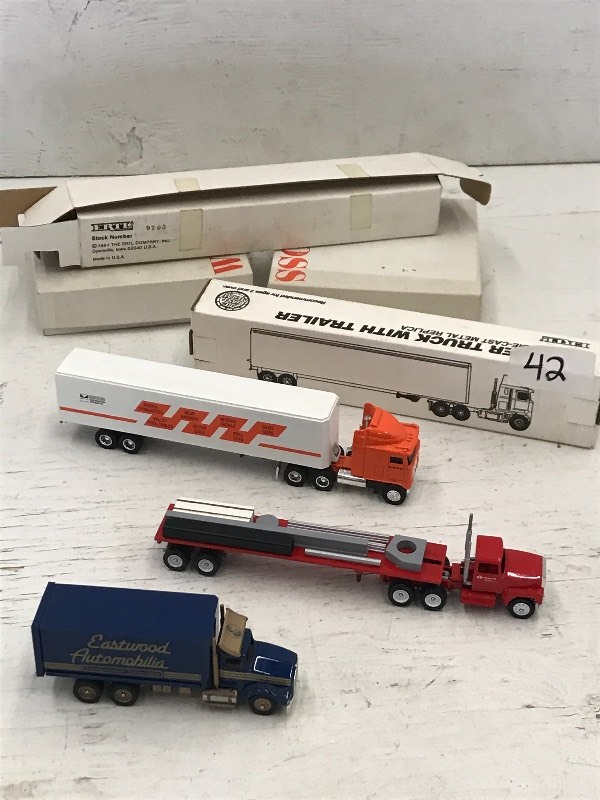 Lot Of Assorted Scale Model Collect...