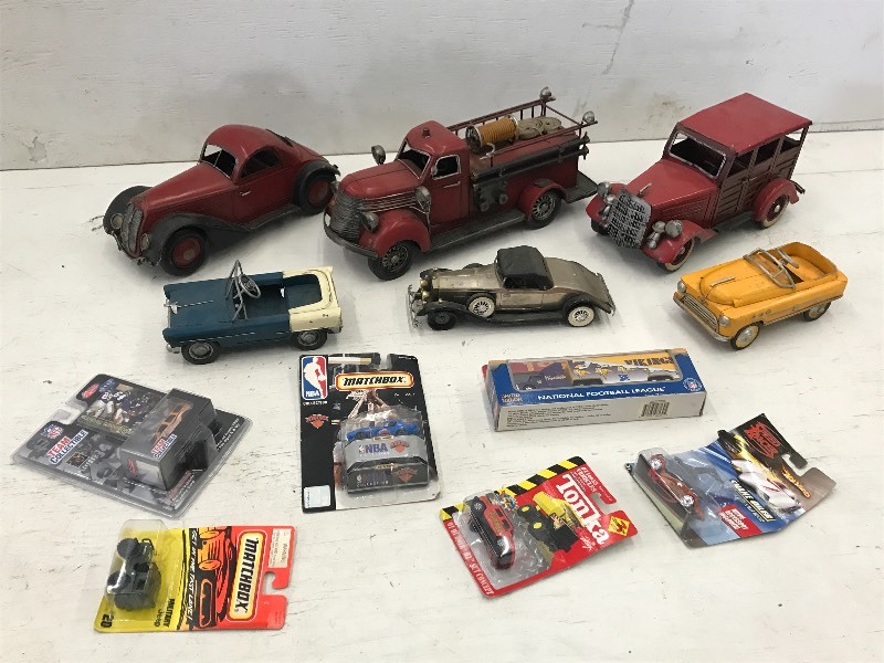 Tote Of Assorted Scale Model Collec...