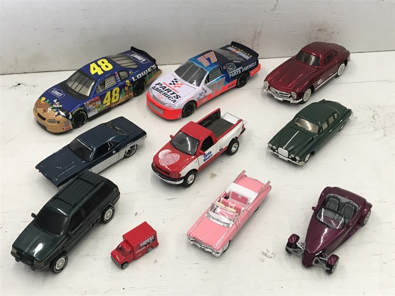 Flat Of Assorted Scale Model Toys &...