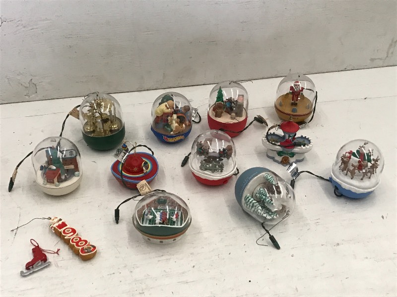 Box Of Assorted Collectible Snow Gl...