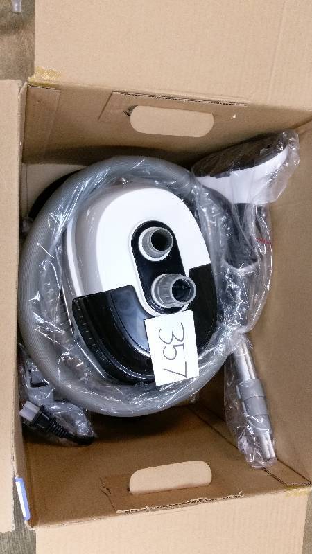 lot 357 image: SALAV Performance Series GS-06 DJ Black Garment Steamer with Adjustable Hanger, 1500-watt