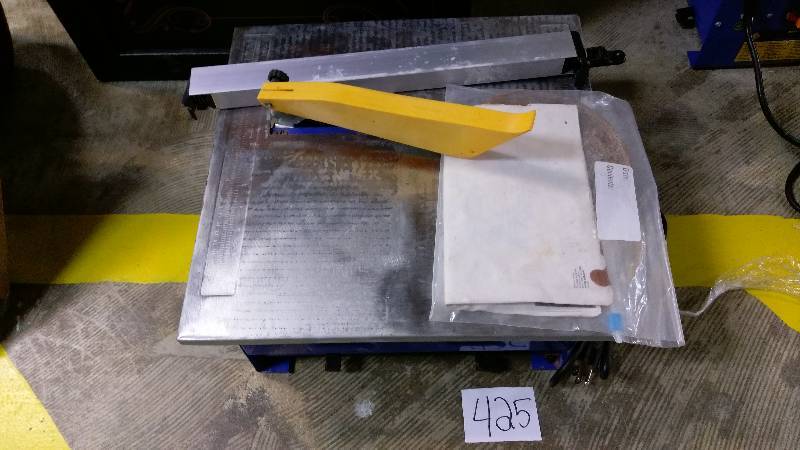 lot 425 image: QEP 7 Wet Tile Saw