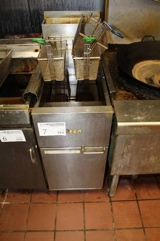 lot 7 image: Dean Commercial NSF Stainless Steel Fryer