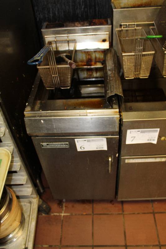 lot 6 image: Frymaster Commercial Stainless Steel Fryer