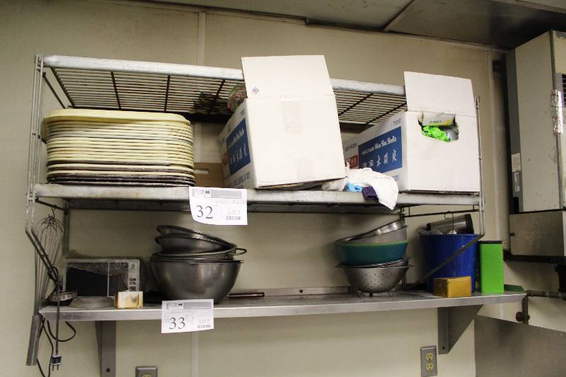 lot 32 image: Plastic Serving Trays, Collanders, Bowls