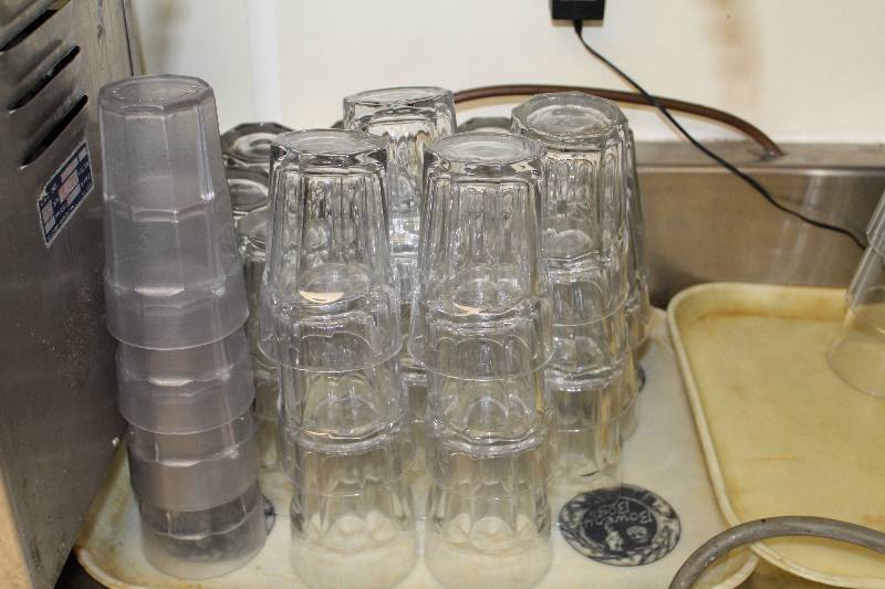 lot 62 image: Lot of (35) Glassware