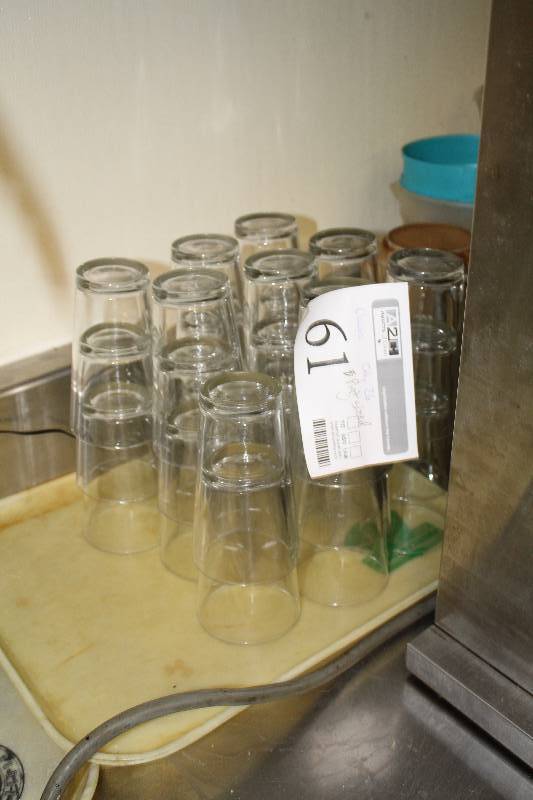 lot 61 image: Lot of (26) Pint Glassware