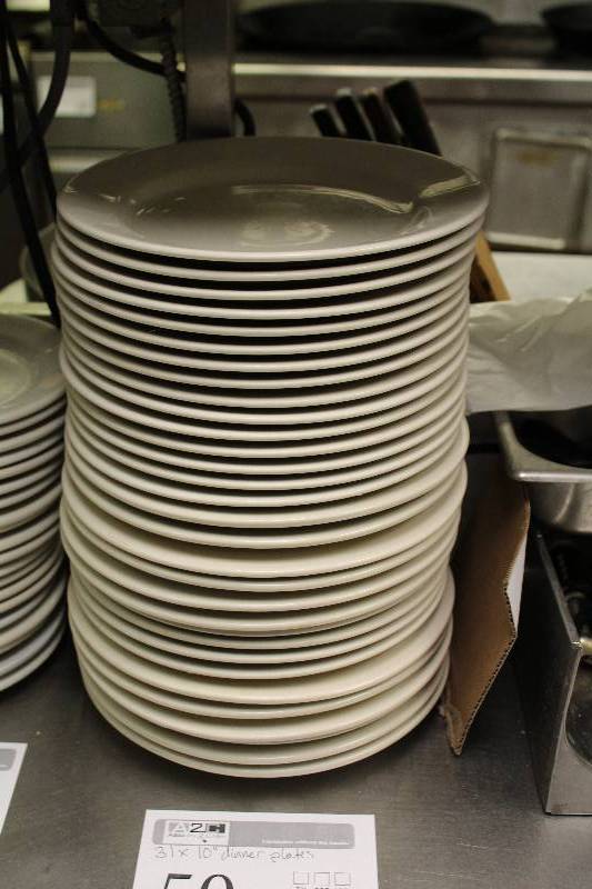lot 50 image: Lot of (31) Dinner Plates