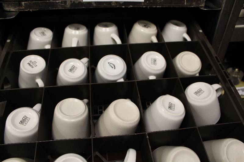 lot 69 image: Lot of (20) Tea Cups