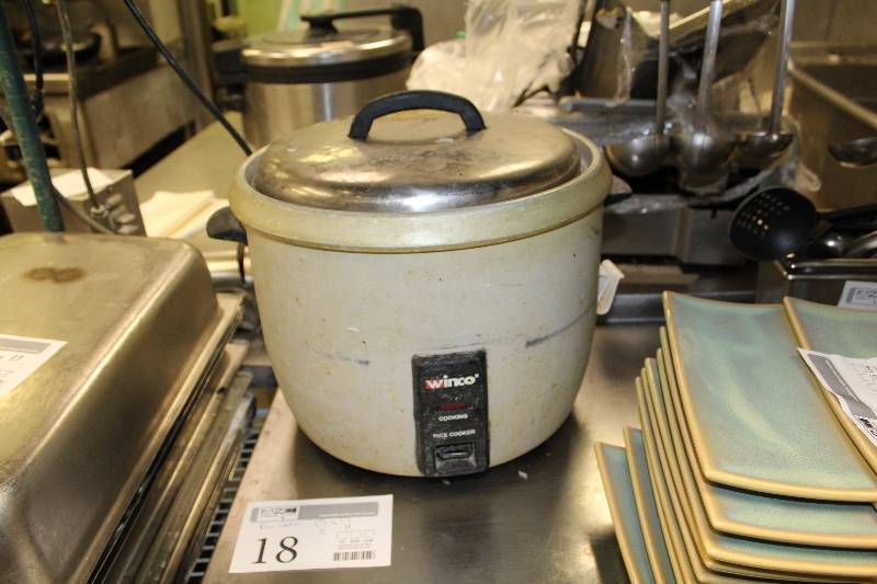 lot 18 image: Winco Rice Cooker