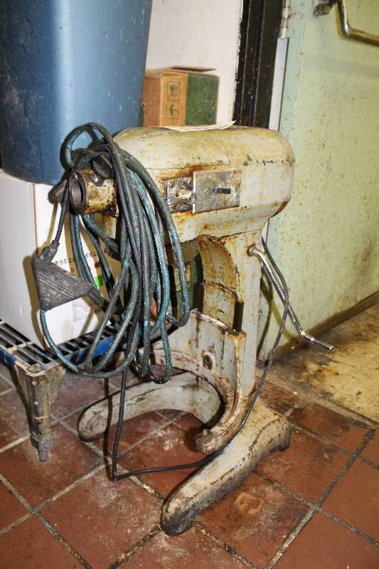 lot 109 image: Hobart Commercial Floor Standing Mixer