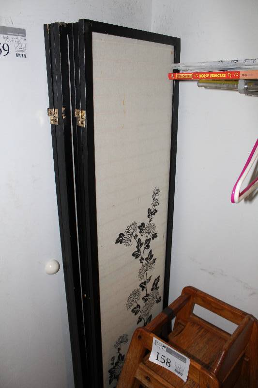 lot 159 image: Lot of (2) Oriental Room Divider Screens