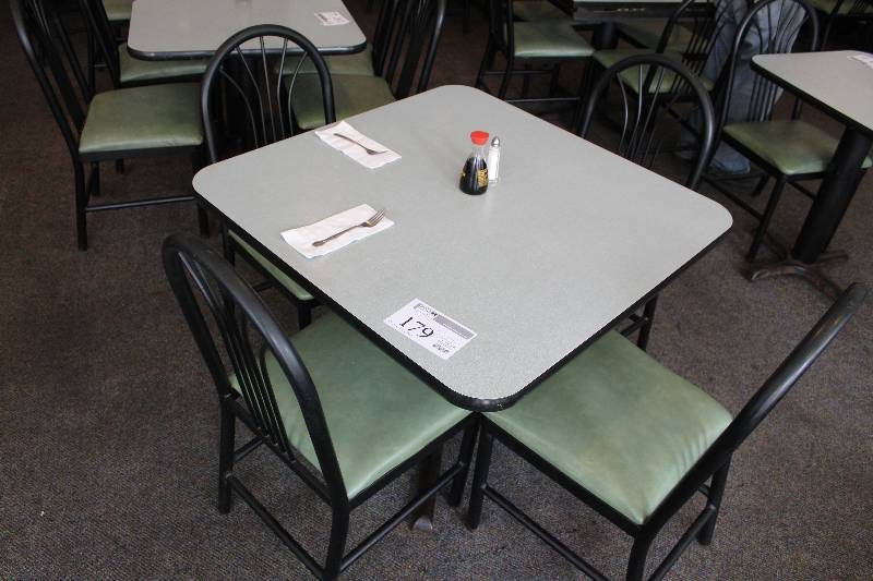 lot 179 image: Dining Table w 4-Padded Dining Chairs