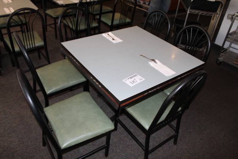 lot 187 image: Dining Table w 6-Padded Dining Chairs