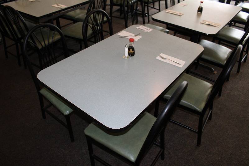 lot 184 image: Dining Table w 4-Padded Dining Chairs