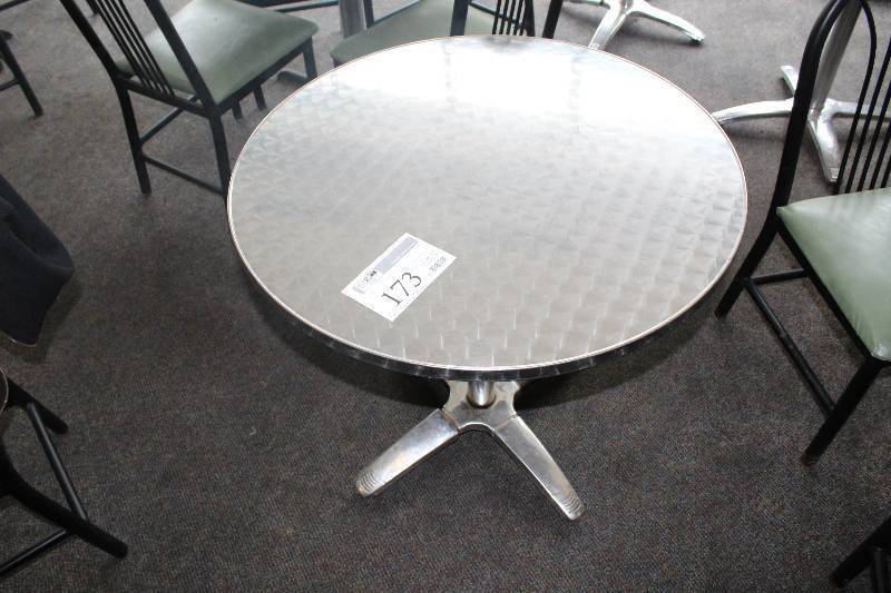lot 173 image: Round Dining Table w 4-Metal Dining Chairs