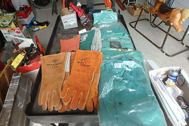 Lot of Fireproof Welding Clothes and Gloves