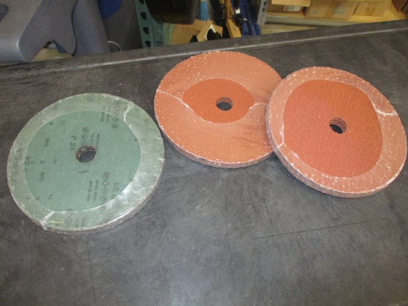 7 24 grits Sanding Discs