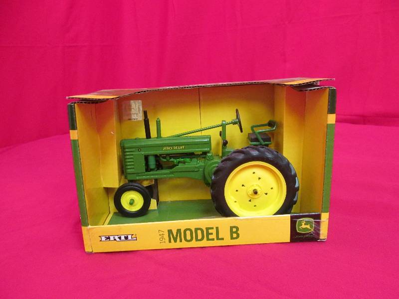 lot 4 image: John Deere 1947 Model B
