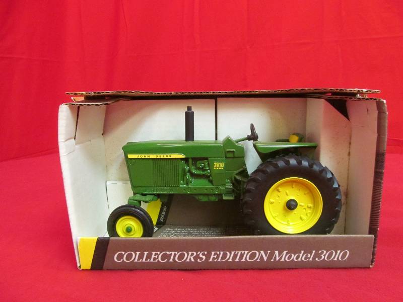 lot 10 image: John Deere 1960 Model 3010