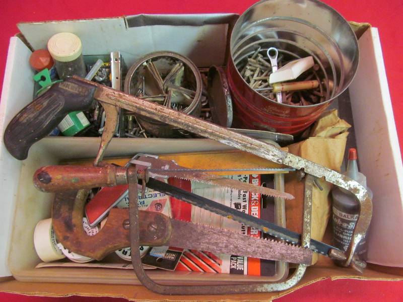 lot 43 image: Lot of Hardware