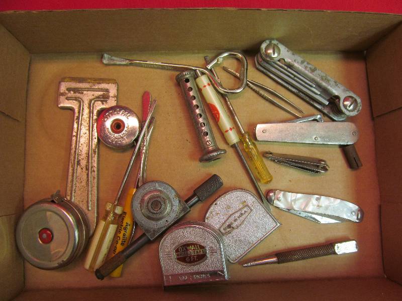 lot 57 image: Vintage Tape Measures (4), Pocket Knife, Scraper, Small Screwdrivers