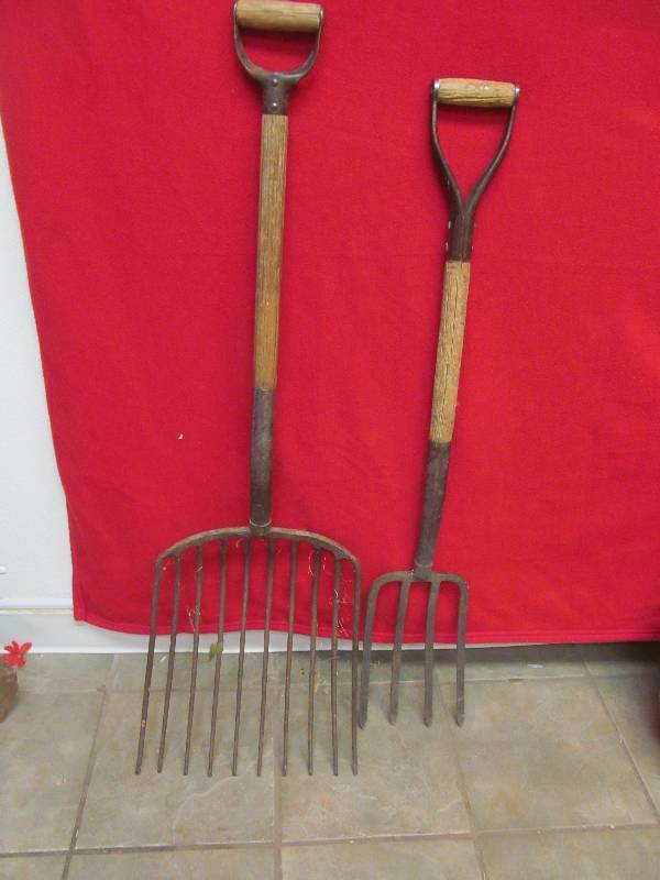 lot 60 image: Silage Fork, Potato Fork
