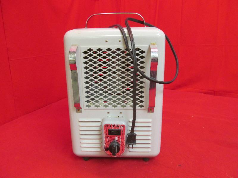 lot 83 image: Titan Milk House Heater
