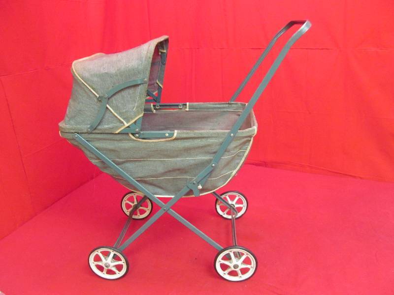 lot 88 image: Vintage Doll Stroller